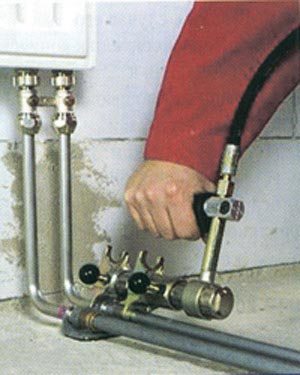 Рис. 3 Г-образные присоединительные трубки