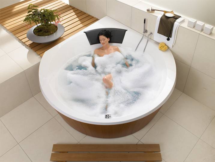 Гидромассажные ванны снимают напряжение и стимулируют кровообращение.