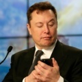 Tesla увольняет 10% рабочих и теряет топ-менеджеров